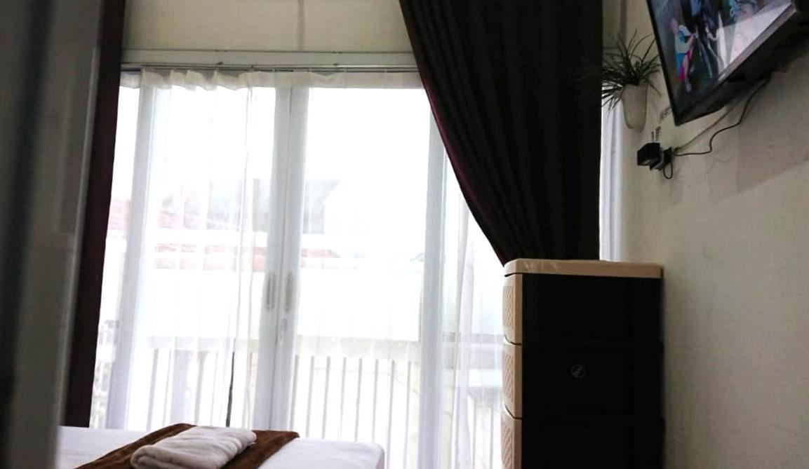 Edutama Homestay Syariah Kediri  Buitenkant foto